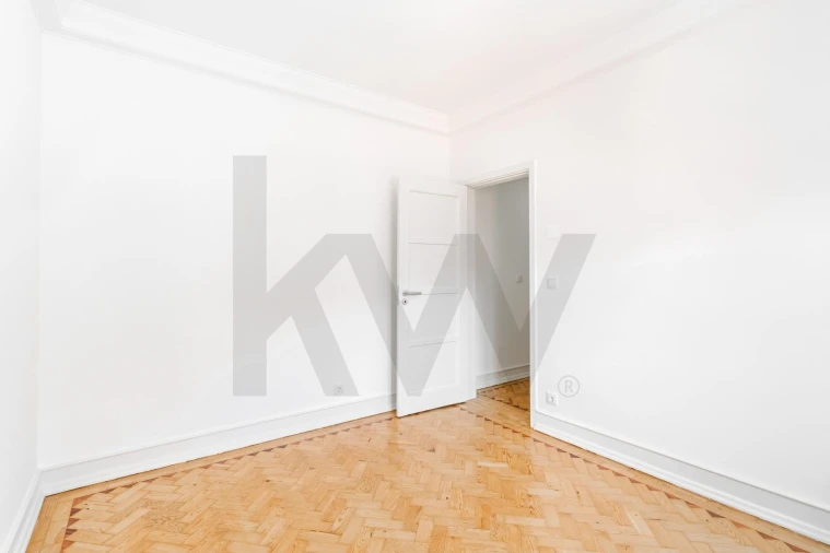 Apartamento T4 para Arrendamento em Avenidas Novas Foto 5