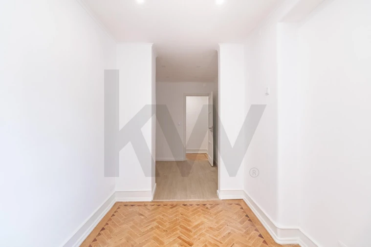 Apartamento T4 para Arrendamento em Avenidas Novas Foto 18