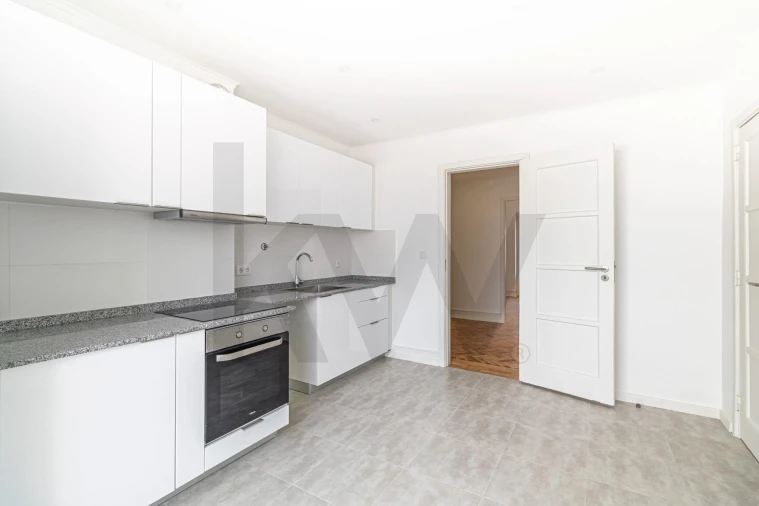 Apartamento T4 para Arrendamento em Avenidas Novas Foto 20