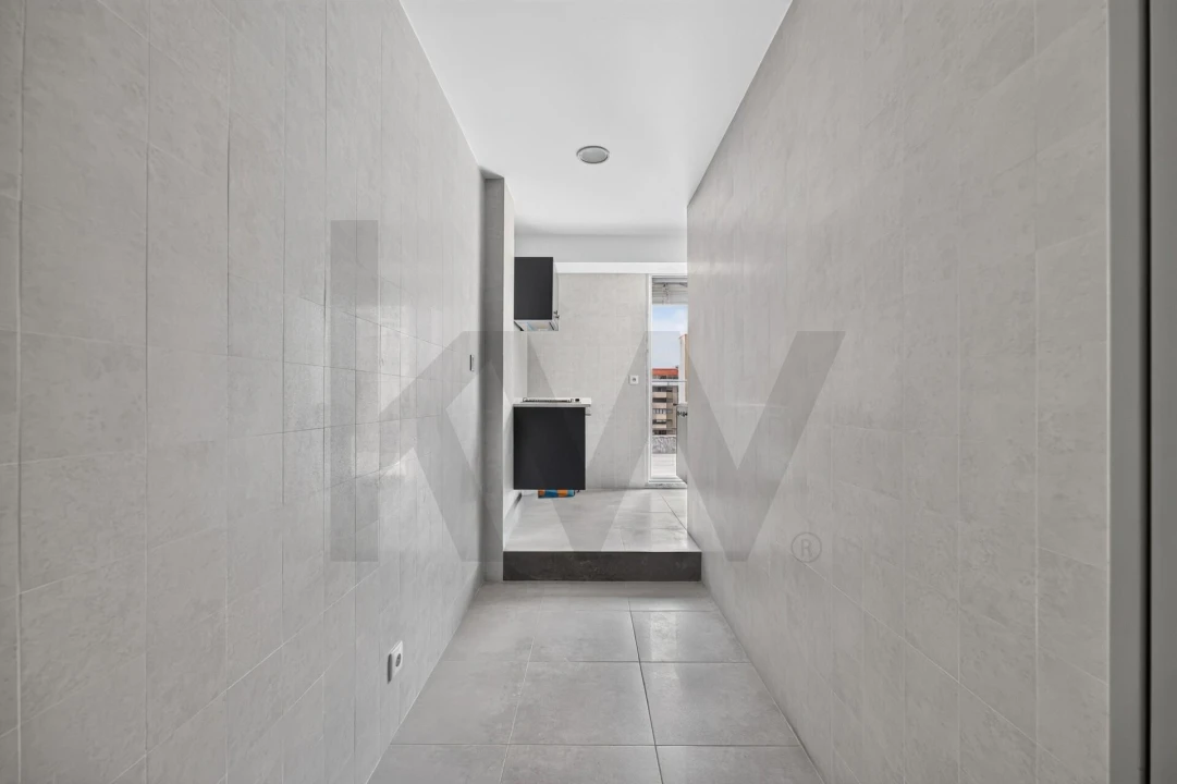 Apartamento T4 para Venda em Sacavém e Prior Velho Foto 23