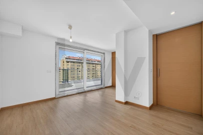 Apartamento T4 para Venda em Sacavém e Prior Velho
