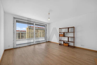 Apartamento T4 para Venda em Sacavém e Prior Velho