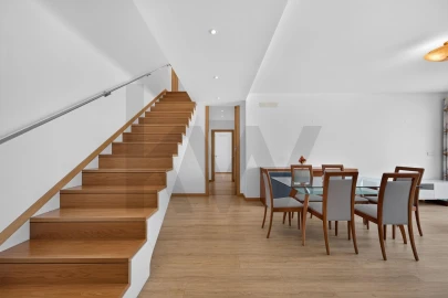 Apartamento T4 para Venda em Sacavém e Prior Velho