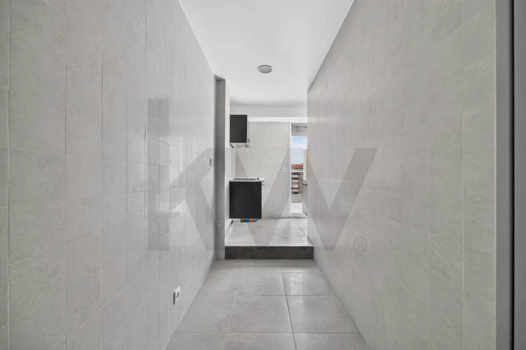 Apartamento T4 para Venda em Sacavém e Prior Velho Foto 23