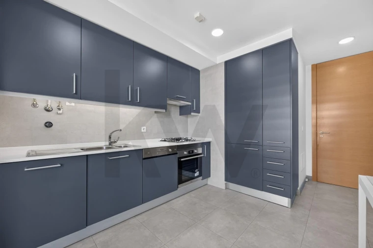 Apartamento T4 para Venda em Sacavém e Prior Velho Foto 5