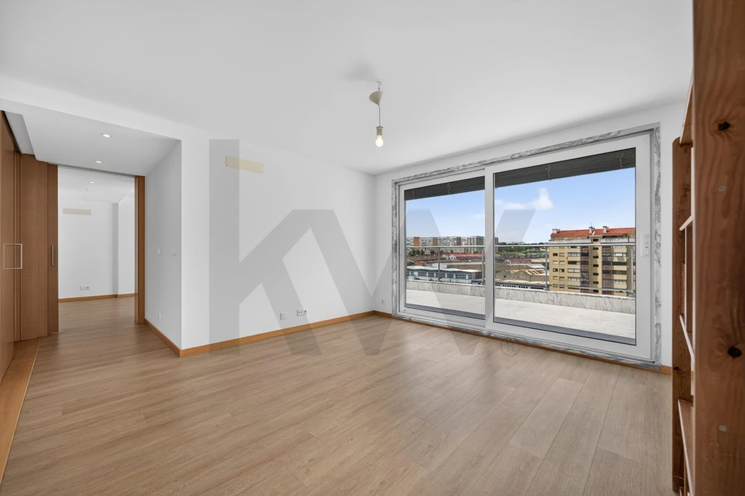 Apartamento T4 para Venda em Sacavém e Prior Velho Foto 18