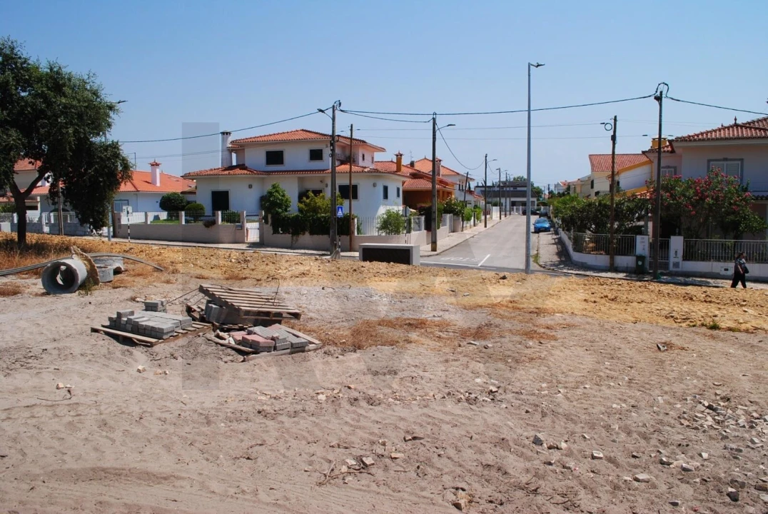 Terreno para Venda em Amora Foto 4