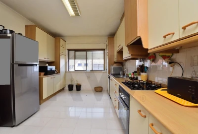 Moradia T4 para Venda em Carcavelos e Parede