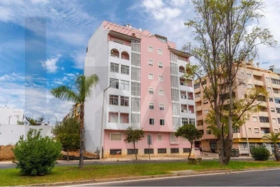 Armazém para Venda em Faro (Sé e São Pedro)