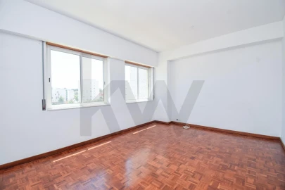 Apartamento T3 para Venda em Benfica