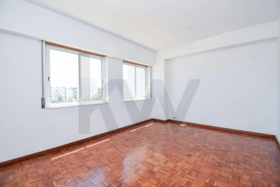 Apartamento T3 para Venda em Benfica