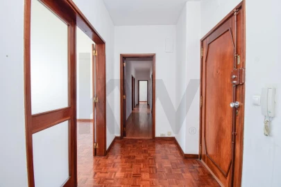 Apartamento T3 para Venda em Benfica