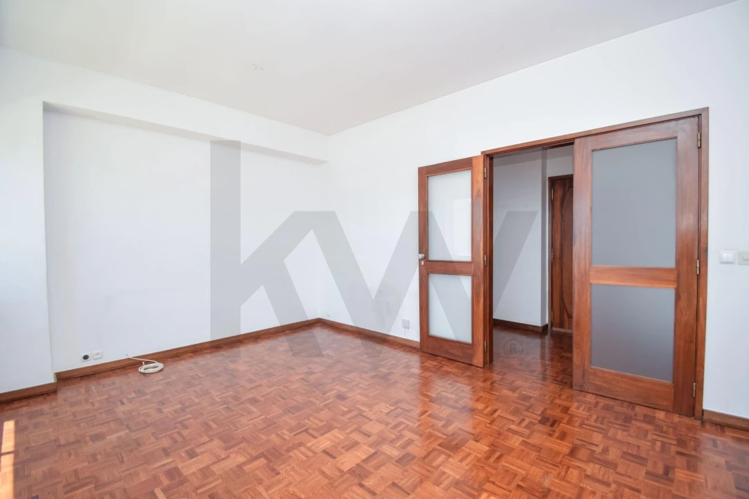 Apartamento T3 para Venda em Benfica Foto 5