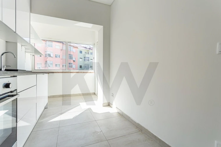 Apartamento T2 para Venda em Setubal (São Sebastião) Foto 2