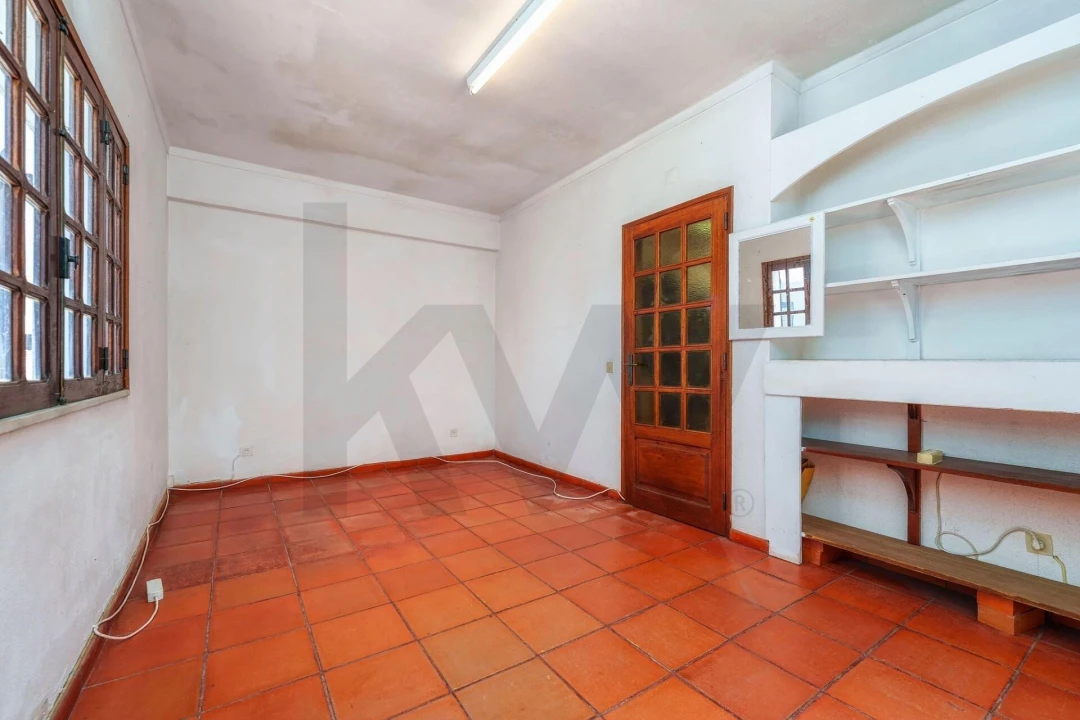 Moradia T5 para Venda em Montenegro Foto 5