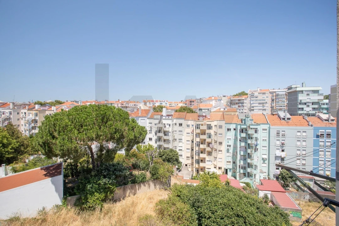 Apartamento T3 para Arrendamento em Penha de França Foto 30