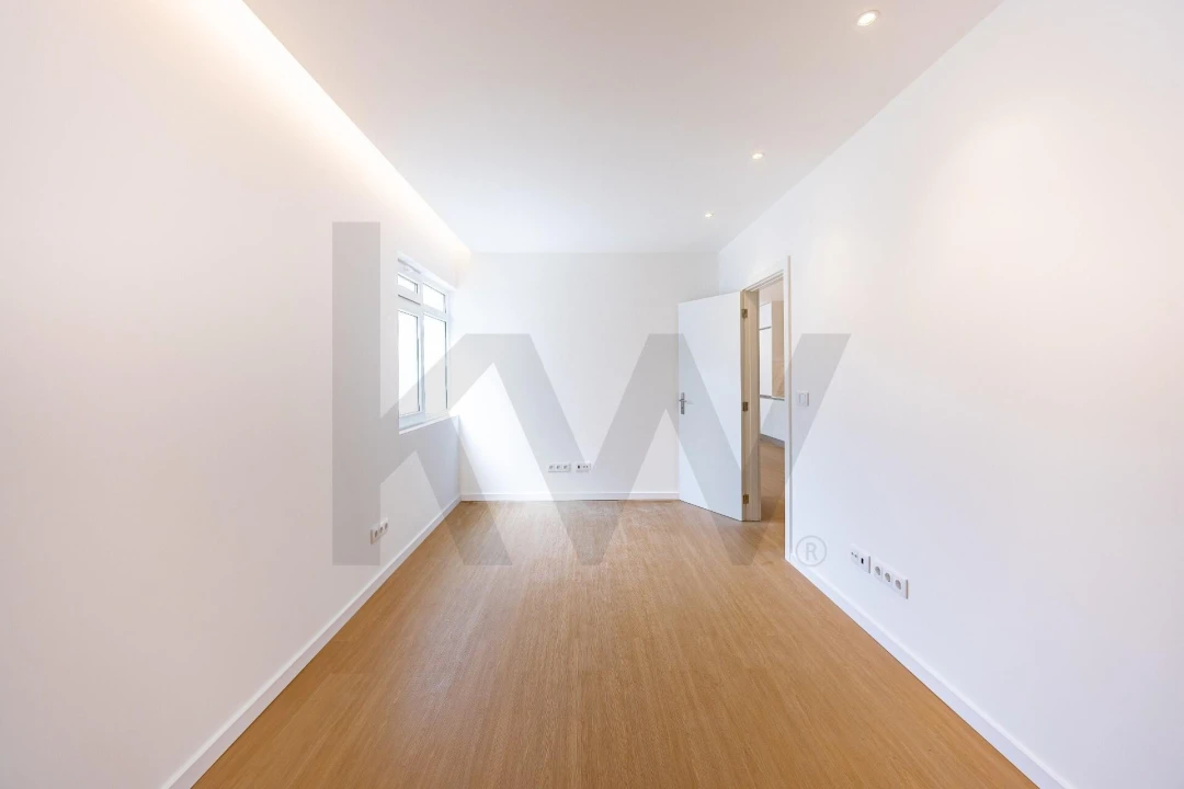 Apartamento T1 para Venda em Caniço Foto 10