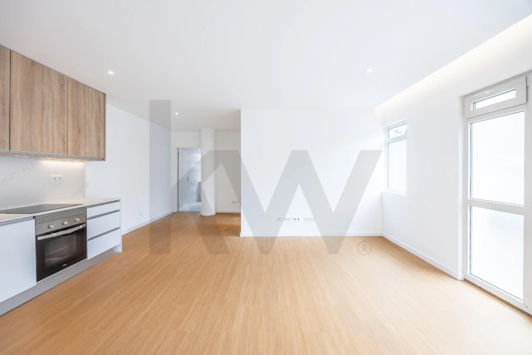 Apartamento T1 para Venda em Caniço Foto 4