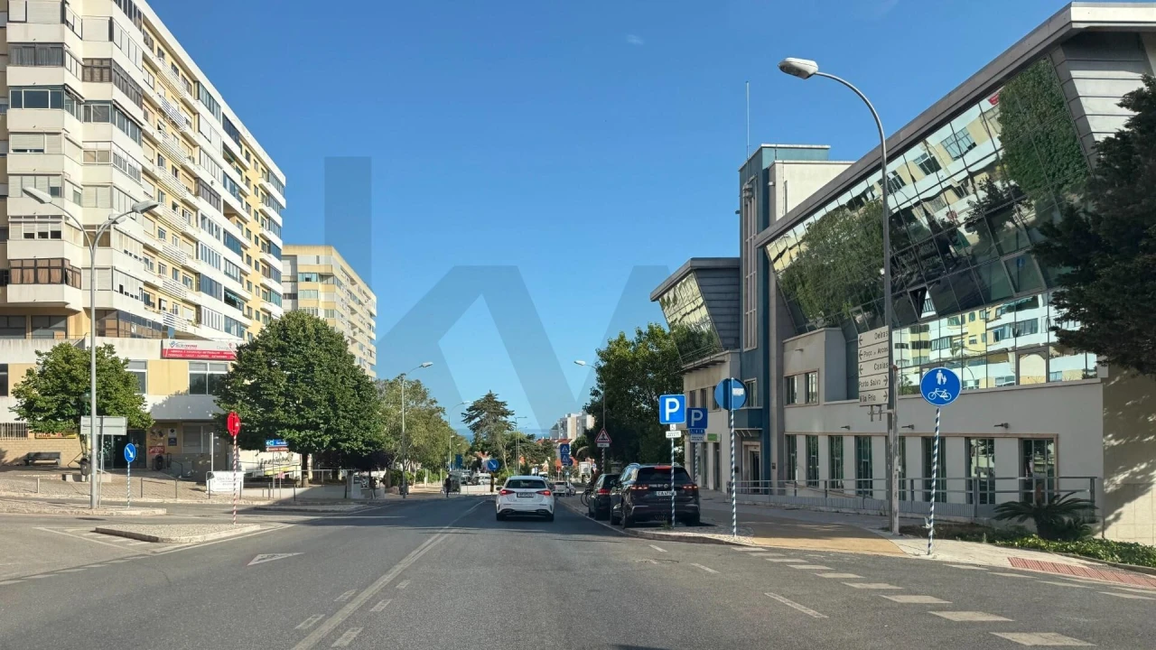 Loja para Venda em Oeiras e São Julião da Barra, Paço de Arcos e Caxias Foto 14