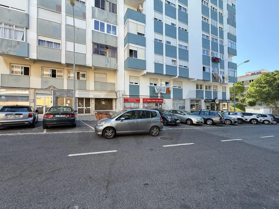 Loja para Venda em Oeiras e São Julião da Barra, Paço de Arcos e Caxias Foto 3