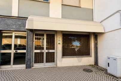 Loja para Venda em Oeiras e São Julião da Barra, Paço de Arcos e Caxias
