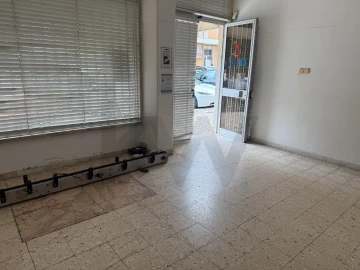 Loja para Venda em Oeiras e São Julião da Barra, Paço de Arcos e Caxias