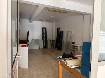 Loja para Venda em Oeiras e São Julião da Barra, Paço de Arcos e Caxias