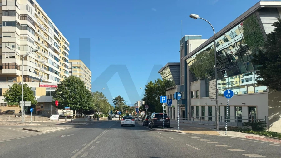 Loja para Venda em Oeiras e São Julião da Barra, Paço de Arcos e Caxias Foto 14