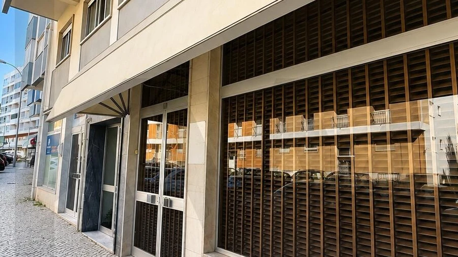 Loja para Venda em Oeiras e São Julião da Barra, Paço de Arcos e Caxias