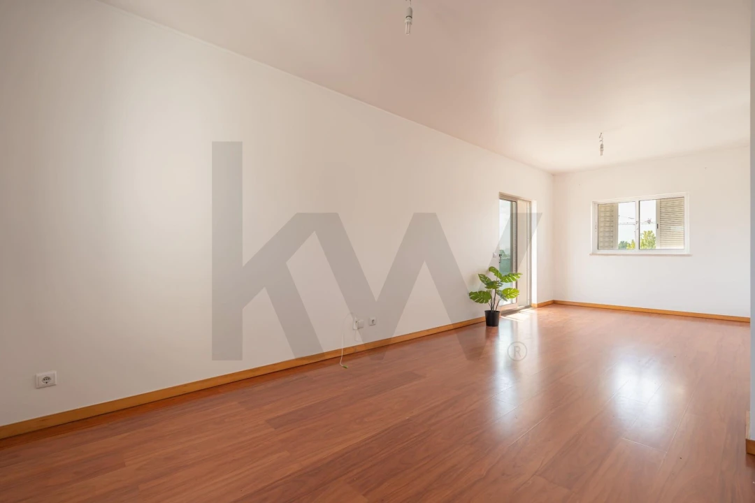 Apartamento T3 para Venda em Carapinheira Foto 1