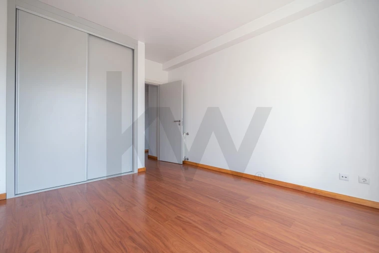 Apartamento T3 para Venda em Carapinheira Foto 14