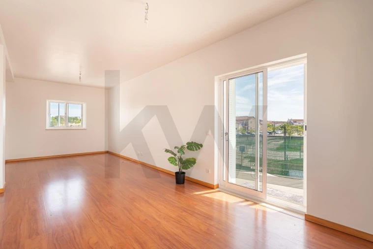 Apartamento T3 para Venda em Carapinheira Foto 3