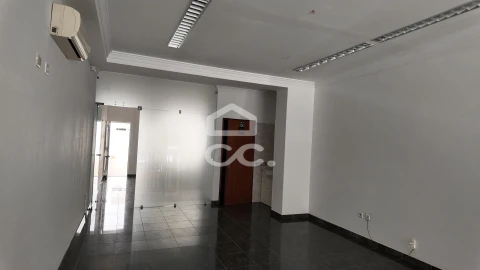 Negócio para Arrendamento em Armação de Pera