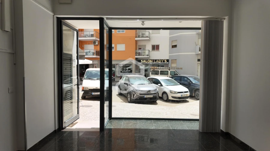 Negócio para Arrendamento em Armação de Pera Foto 4