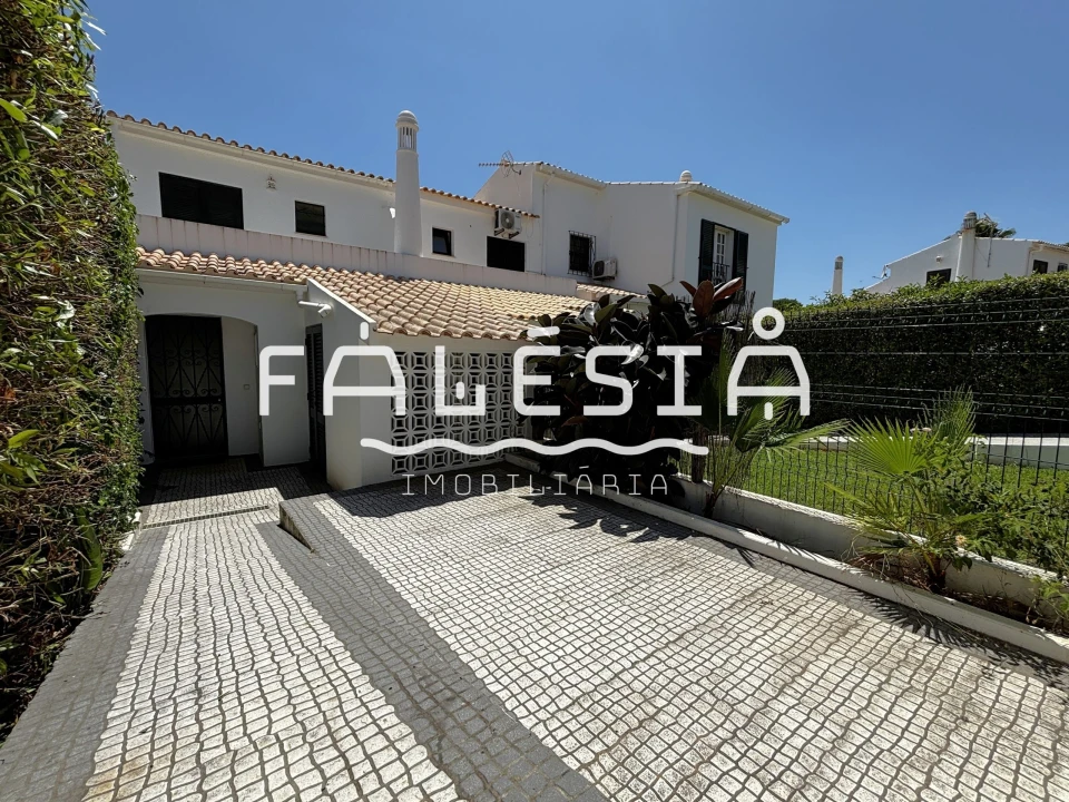 Moradia T2 para Venda em Albufeira e Olhos de Água Foto 3