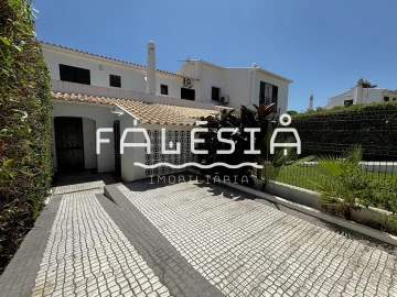 Moradia T2 para Venda em Albufeira e Olhos de Água