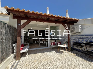 Moradia T2 para Venda em Albufeira e Olhos de Água
