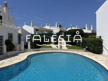 Moradia T2 para Venda em Albufeira e Olhos de Água