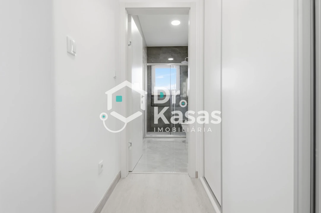 Apartamento T4 para Venda em Seixal, Arrentela e Aldeia de Paio Pires Foto 20