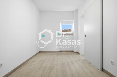 Apartamento T4 para Venda em Seixal, Arrentela e Aldeia de Paio Pires