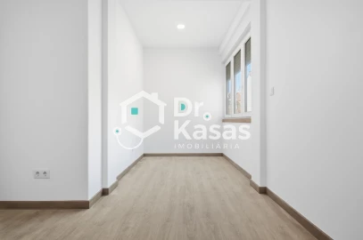 Apartamento T4 para Venda em Seixal, Arrentela e Aldeia de Paio Pires