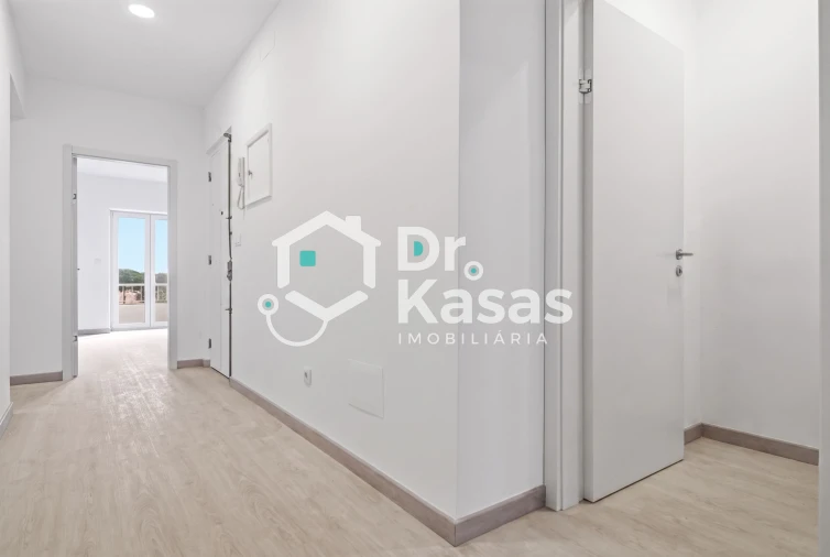 Apartamento T4 para Venda em Seixal, Arrentela e Aldeia de Paio Pires Foto 27