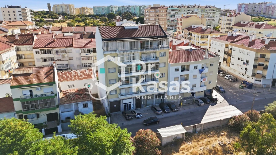 Apartamento T4 para Venda em Seixal, Arrentela e Aldeia de Paio Pires Foto 11