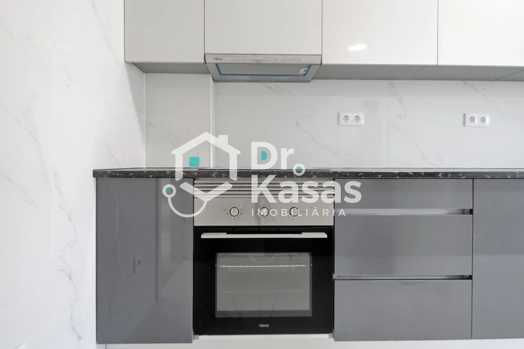 Apartamento T4 para Venda em Seixal, Arrentela e Aldeia de Paio Pires Foto 26