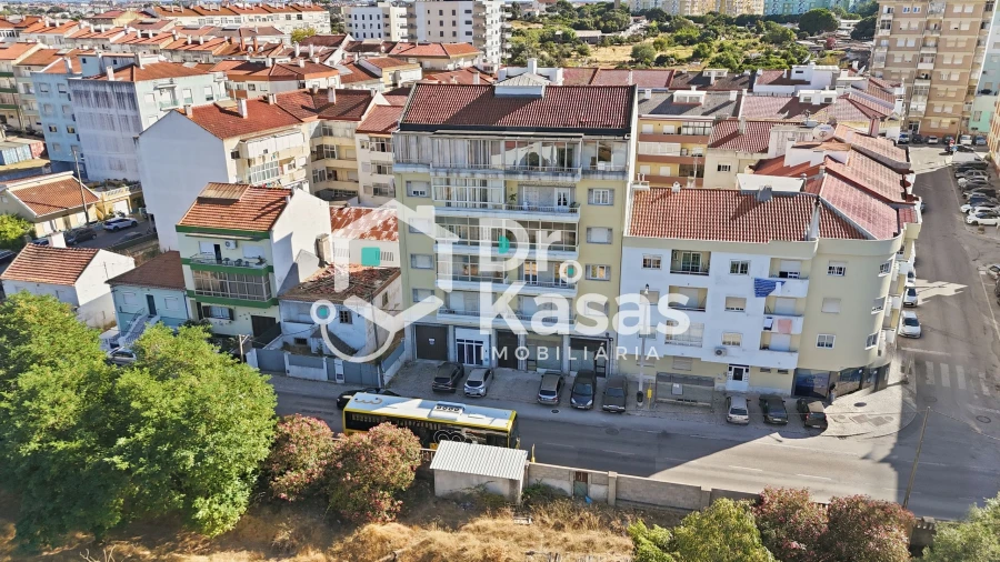 Apartamento T4 para Venda em Seixal, Arrentela e Aldeia de Paio Pires Foto 6