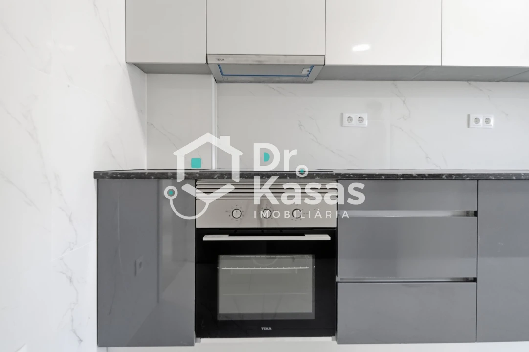 Apartamento T4 para Venda em Seixal, Arrentela e Aldeia de Paio Pires Foto 26