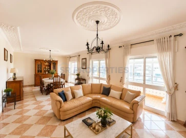 Apartamento T4 para Venda em Quarteira