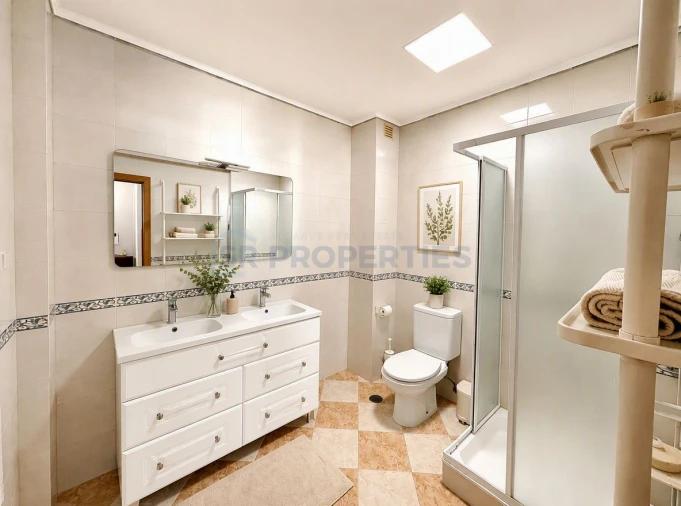 Apartamento T4 para Venda em Quarteira Foto 7