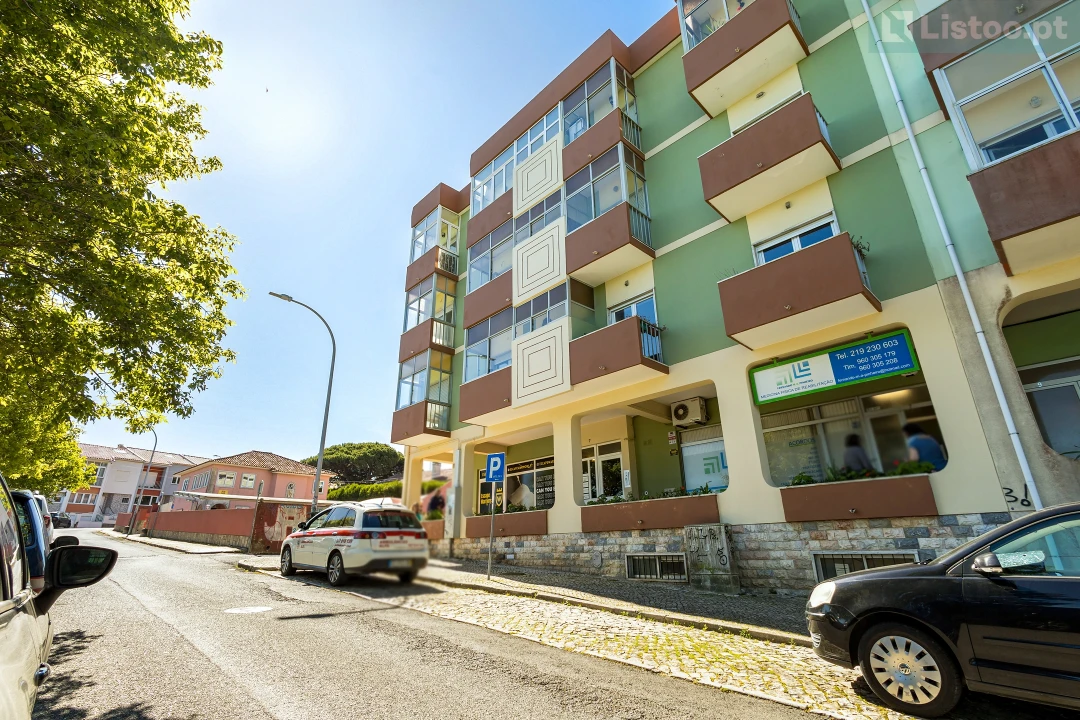 Apartamento T3 para Venda em Agualva e Mira-Sintra Foto 3