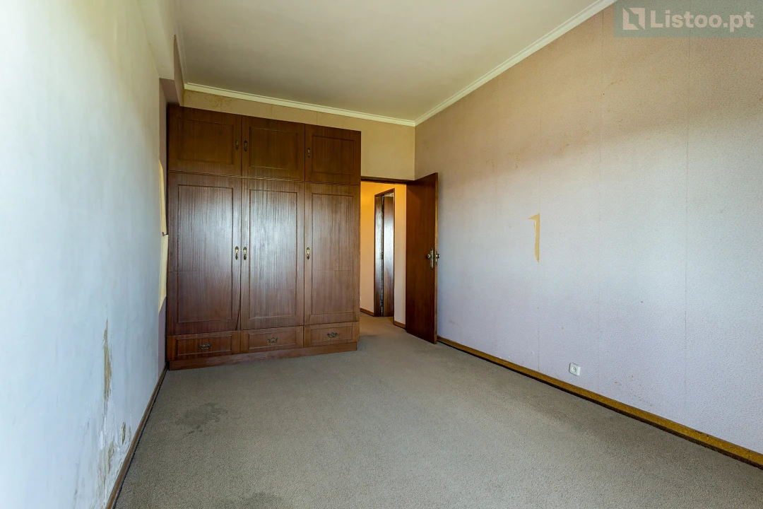 Apartamento T3 para Venda em Agualva e Mira-Sintra Foto 16